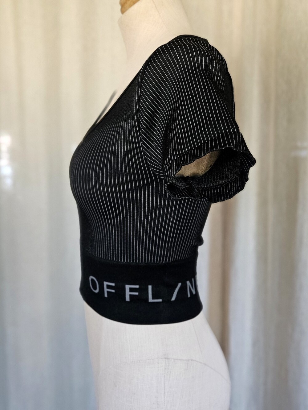 Black Cropped Ribbed Athletic Compression Top